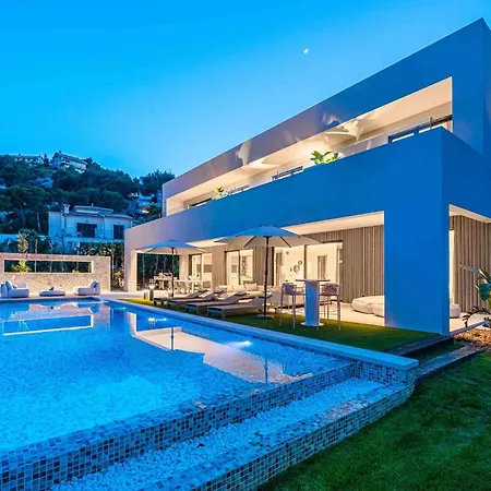Gotmar Is A Modern Villa *