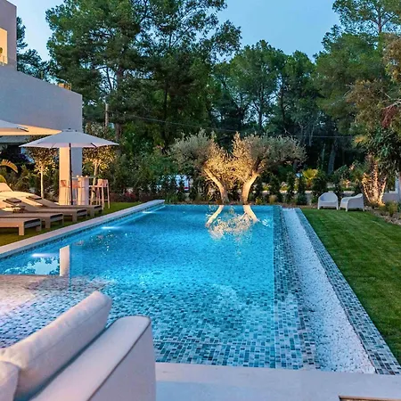 Gotmar Is A Modern Villa