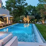 Gotmar Is A Modern Villa